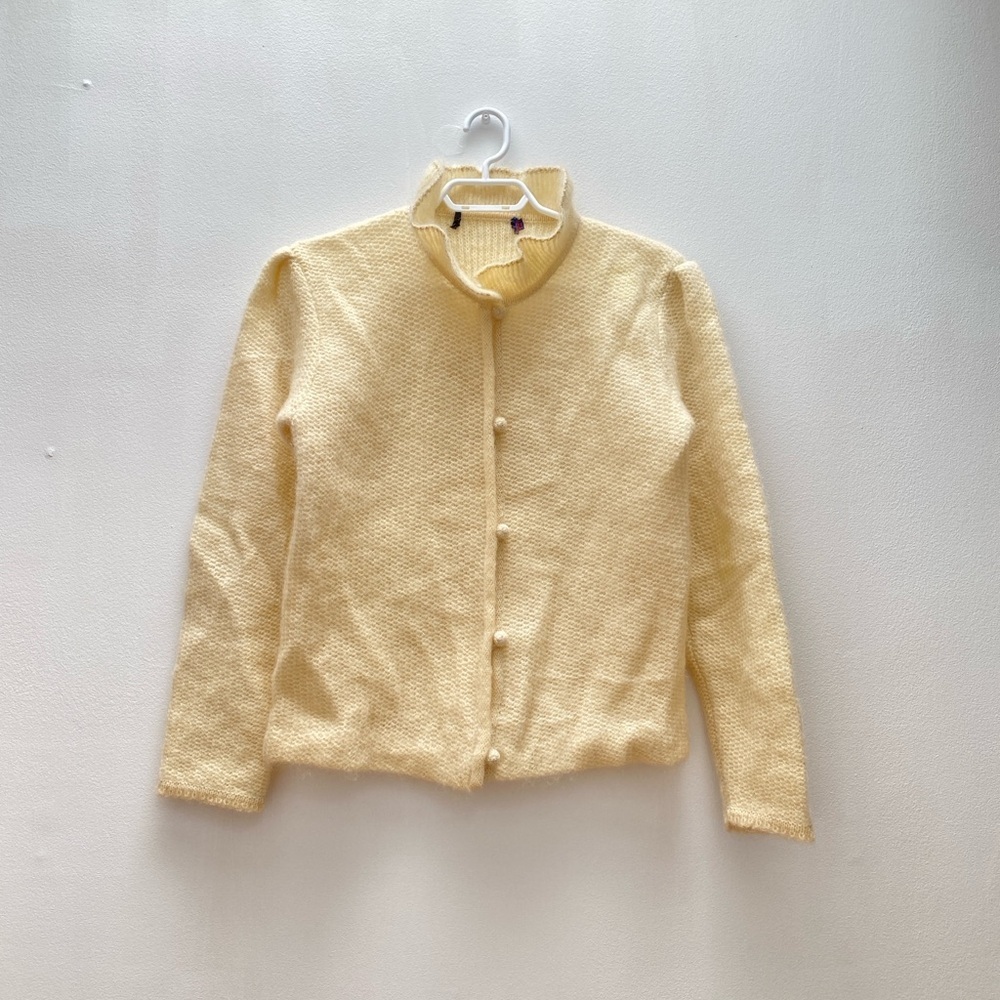 Vintage - Women's Cream Button Up Ruffle Collar Pure Wool Cardigan